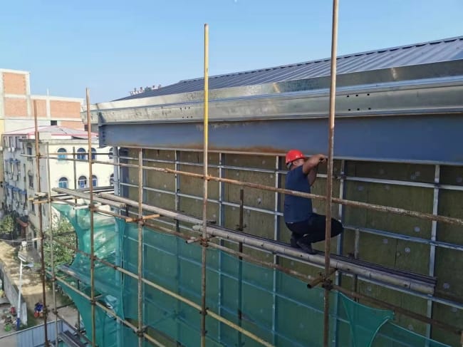 润盈铝单板生产厂家在高品质的道路上越走越远 润盈铝单板生产厂家在高品质的道路上越走越远