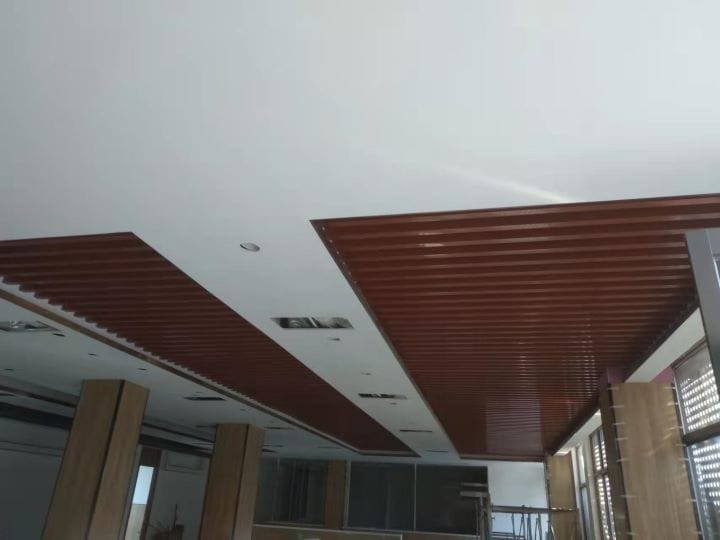 仿木纹铝方通吊顶-涡阳新街里商场项目 仿木纹铝方通吊顶-涡阳新街里商场项目
