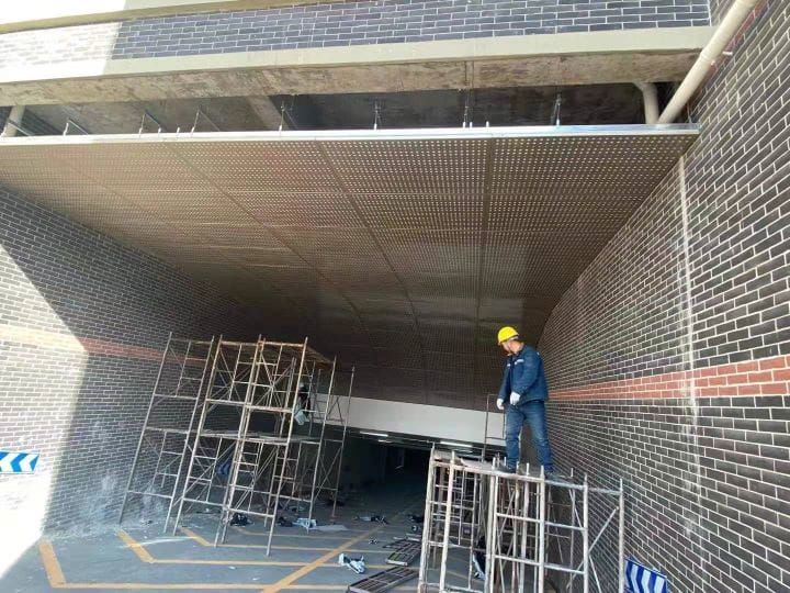 涡阳金大地停车场冲孔铝单板吊顶 涡阳金大地停车场冲孔铝单板吊顶
